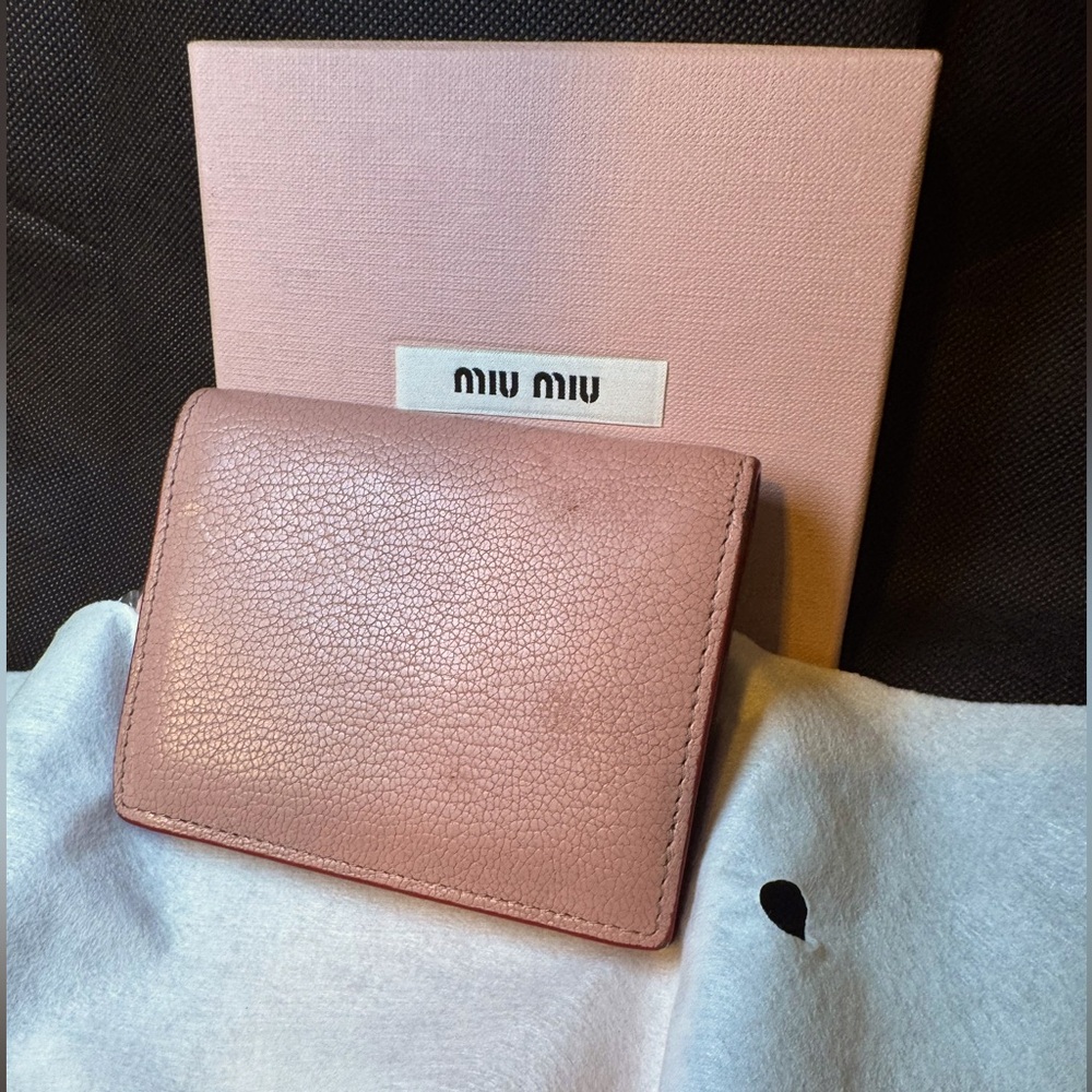Miu Miu Pink LOVE Pebble Leather Wallet Discontinued Valentine Capsule - Picture 10 of 10